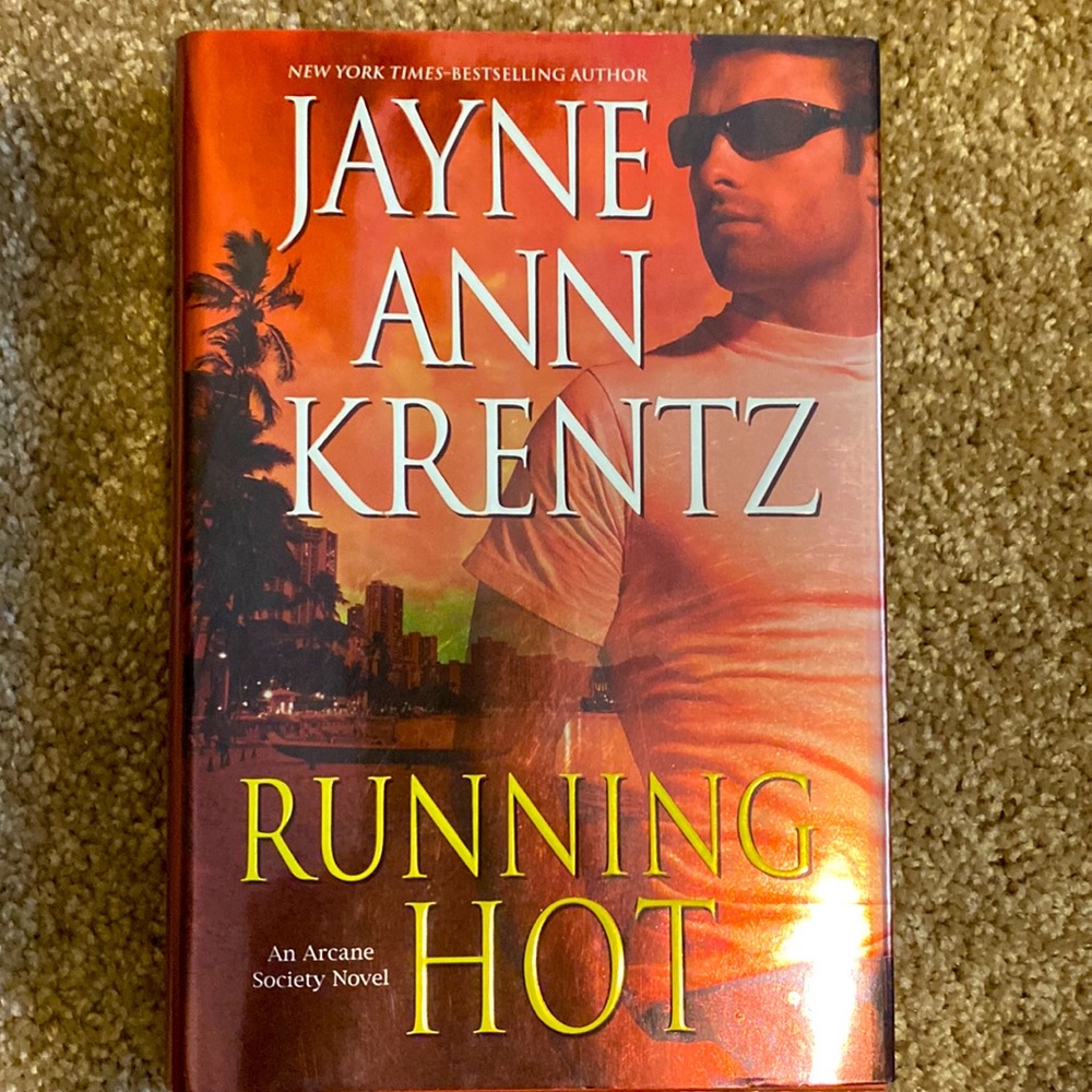 Jayne Ann Krentz - Running Hot - Hard Cover Book